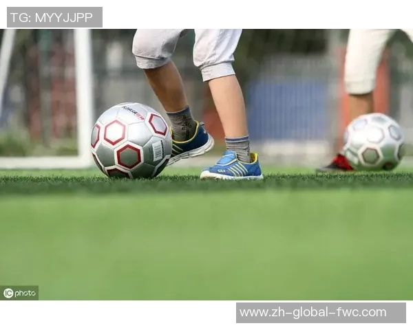 掌握足球踢地滚球的技巧与方法让你的球技更上一层楼